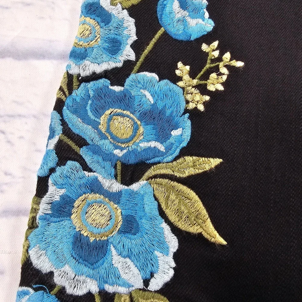 Martha Stewart Jeans Women 6 Black Blue Floral Embroidered High Rise Straight